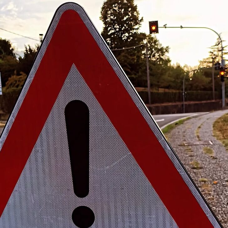 Fuori uso il semaforo in zona Fogliabella