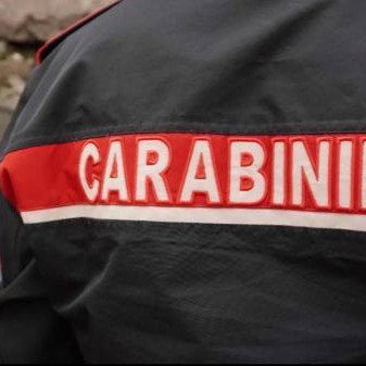 Novara, rubano al supermercato e picchiano i dipendenti: un arresto e una denuncia