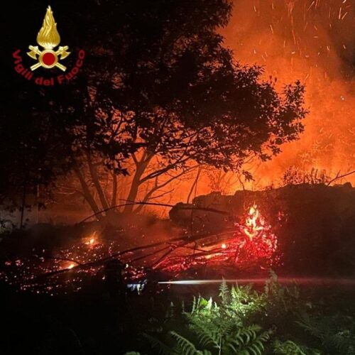 Emergenza incendi nel Vco, sei fronti attivi