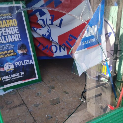 Nella notte atto vandalico nella sede della Lega a Novi