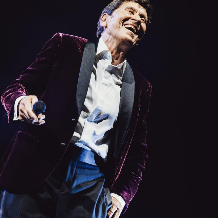Gianni Morandi arriva a Vigevano con il tour “C’era Un Ragazzo Estate 2026”