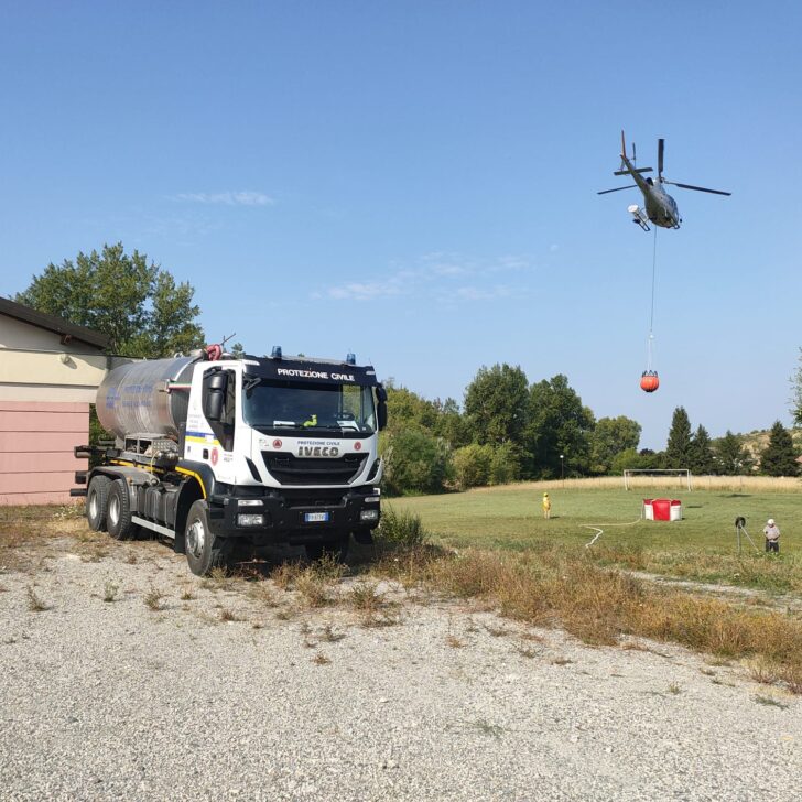 A Mornese incendio domato ma il lavoro non è finito: pericolo nuovi focolai