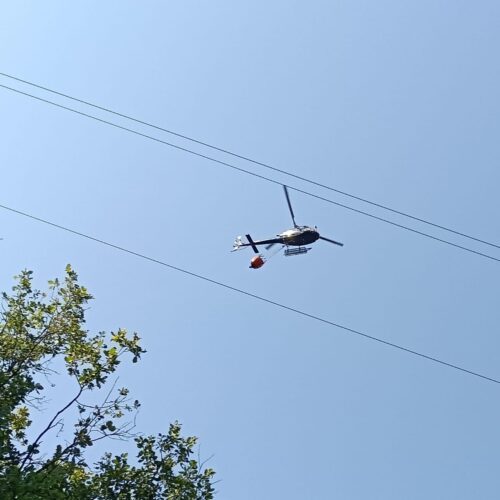 Proseguono gli interventi dall’alto per spegnere definitivamente l’incendio di Mornese