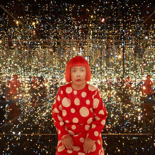 Addio a Yayoi Kusama: anche Pavia ha incrociato l’arte della “regina dei pois”