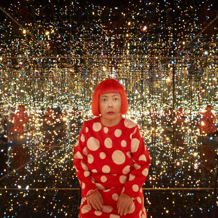 Addio a Yayoi Kusama: anche Pavia ha incrociato l’arte della “regina dei pois”