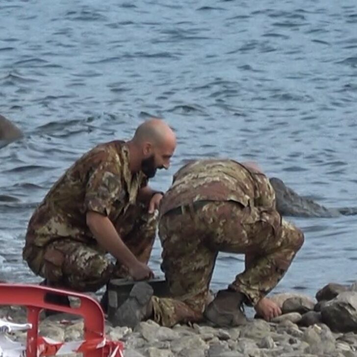 Baveno, affiora una bomba della II Guerra Mondiale: fatta brillare dagli artificieri