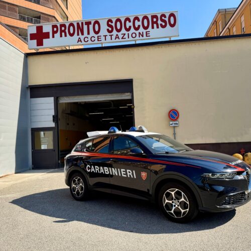 Dà in escandescenze al Pronto Soccorso di Pavia e aggredisce un infermiere. Arrestato