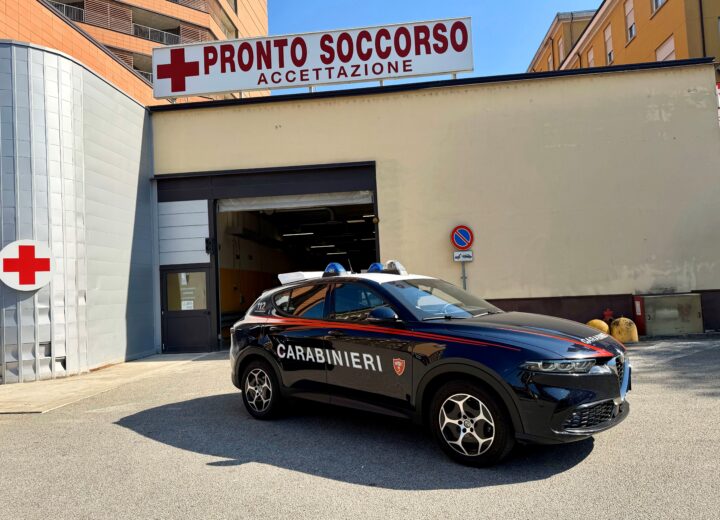 Dà in escandescenze al Pronto Soccorso di Pavia e aggredisce un infermiere. Arrestato