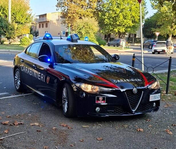 Tentato furto su un’auto parcheggiata a Voghera: denunciato dai Carabinieri