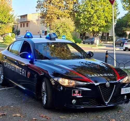Tentato furto su un’auto parcheggiata a Voghera: denunciato dai Carabinieri