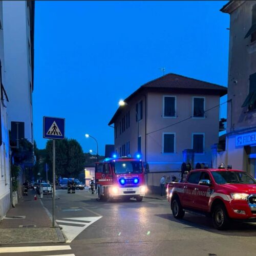 Fiamme in una colonnina di ricarica elettrica a Ovada