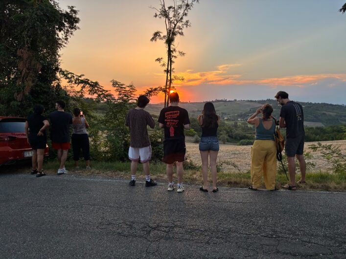Lo spettacolo dell’eclissi di sole: le vostre foto