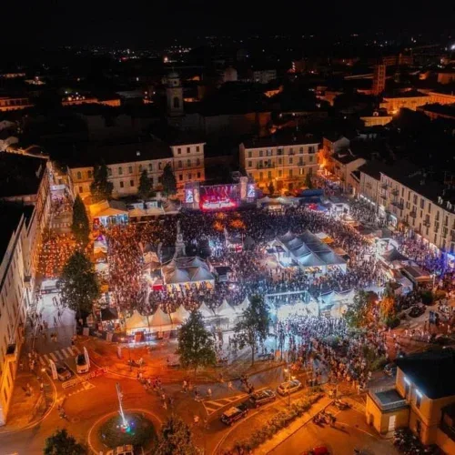 Bolle di Malto, tutto pronto per l’inaugurazione. Domenica il primo fusto scende da Oropa e dà il via al festival a Biella