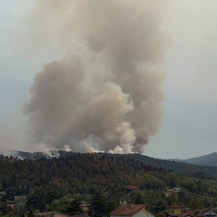 Incendio boschivo a Mornese: focolai in aumento soprattutto sopra i laghi della Lavagnina