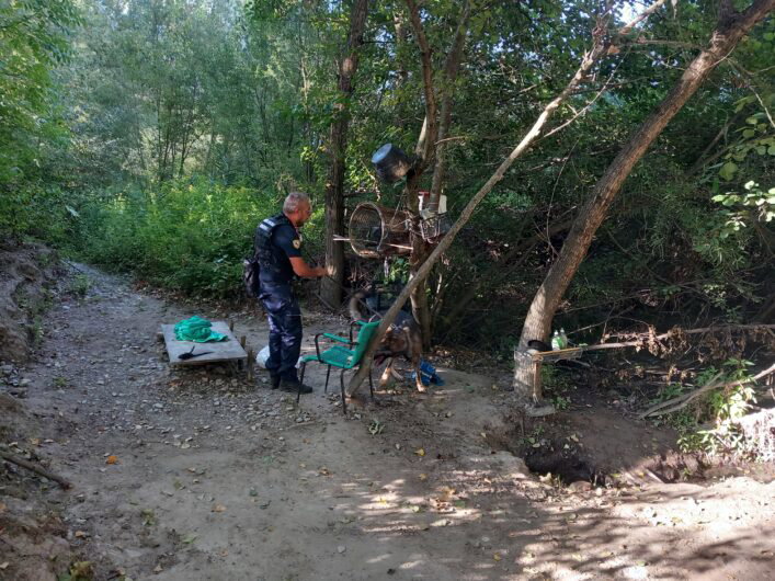Operazione dei Carabinieri contro lo spaccio: smantellati bivacchi lungo lo Scrivia tra Tortona e Carbonara