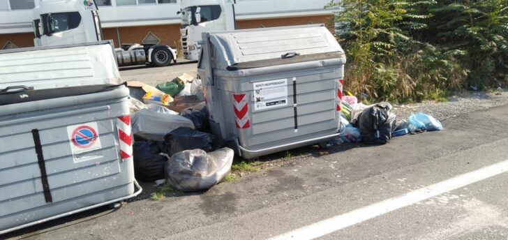Rifiuti da fuori Alessandria abbandonati a San Giuliano Vecchio: le multe degli ispettori di Amag Ambiente