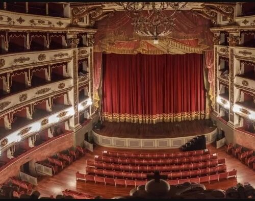 Lastrico, Lella Costa, Elio Germano e Solenghi: parata di grandi interpreti nella nuova stagione del Municipale di Casale