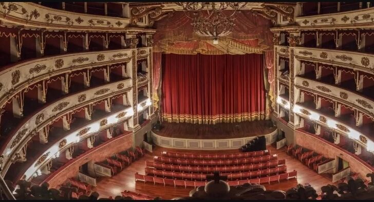 Lastrico, Lella Costa, Elio Germano e Solenghi: parata di grandi interpreti nella nuova stagione del Municipale di Casale