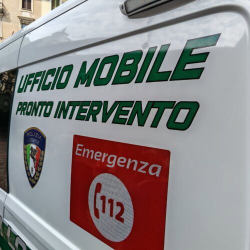 A Biella tour di una unità mobile della Polizia locale per impedire le truffe