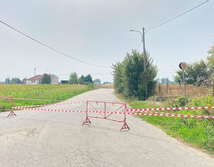 Palo della luce pericolante a San Michele: chiuso un tratto di via Quaglia