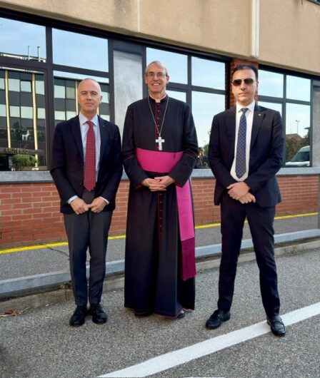 La Polizia di Stato celebra San Michele Arcangelo: in Questura svelata l’opera di Massimo Ippoliti