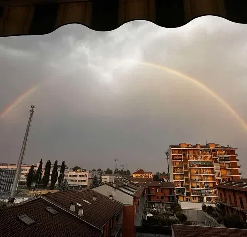 Un’alba piena di arcobaleni