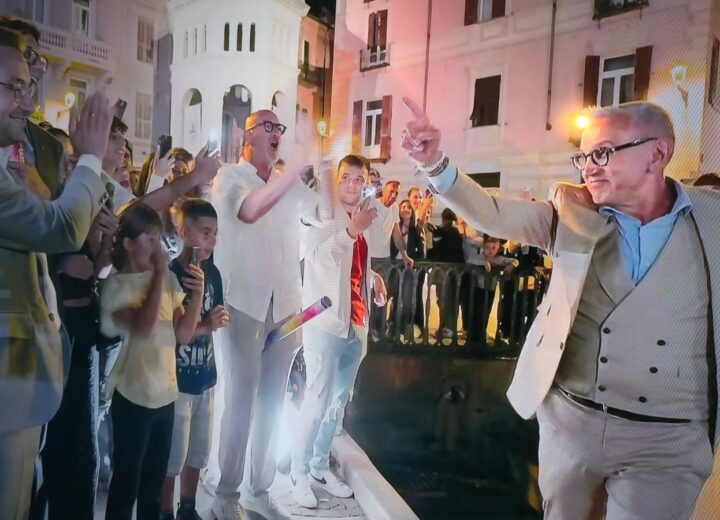 Barbieri di “4 hotel” stregato dal lusso e dal paesaggio del Monferrato poi il brindisi ad Acqui