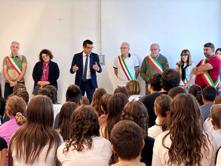 Via all’anno scolastico: l’assessore regionale Bussalino a Mornese, il Comune colpito dagli incendi boschivi