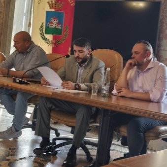 Trecate, primi 100 giorni di giunta Sacco: pugno di ferro contro gli haters, sicurezza e rilancio della città