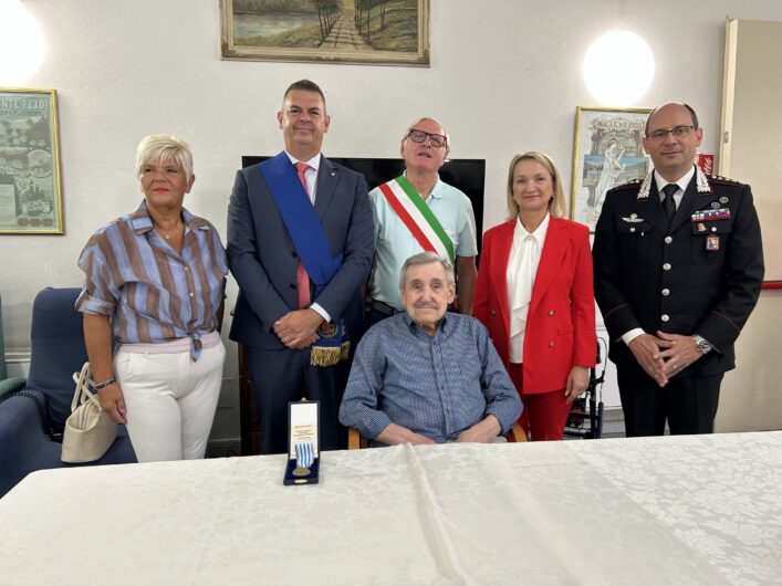 Giornata internati nei lager tedeschi: dieci Medaglie d’Onore. Insignito anche il nonno del sindaco di Valenza