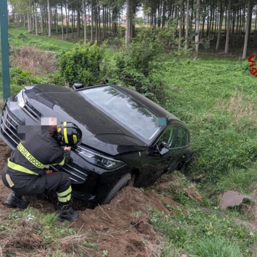 Scontro tra due auto sulla SP35 a San Martino Siccomario