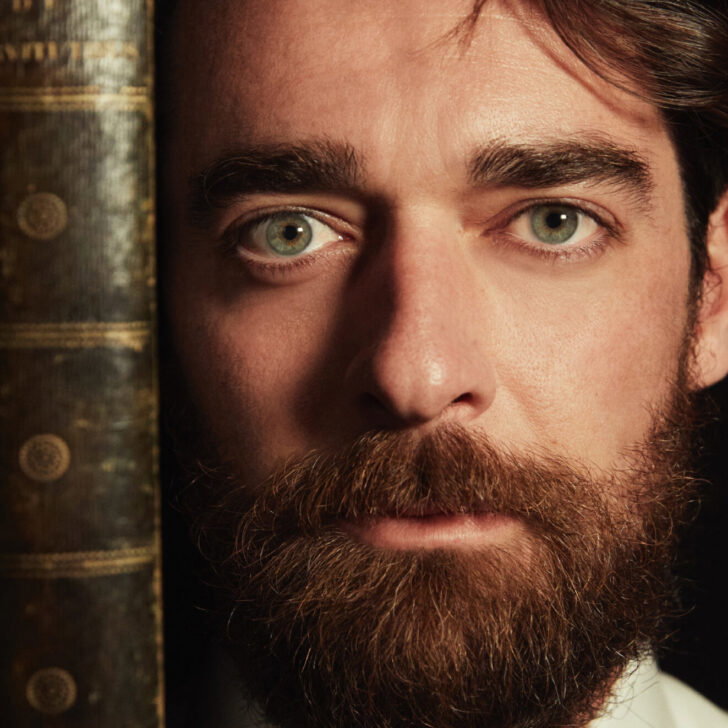L’influencer libraio Luca Cena sabato 3 ottobre all’Outlet di Vicolungo