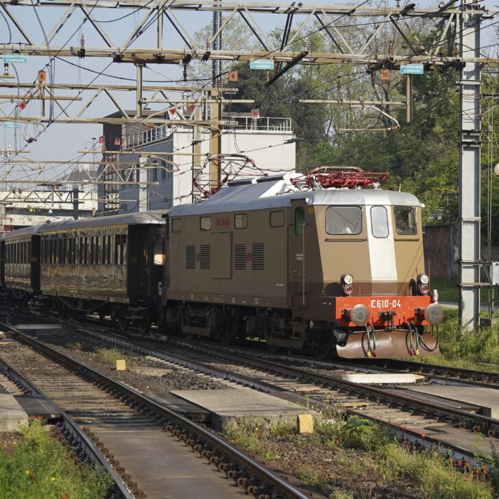 Tornano i treni storici Trenord: viaggi d’epoca verso Como, i laghi e la Brianza