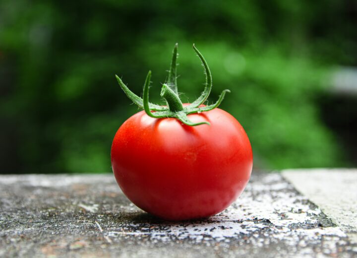 Insalata e pomodori per ricchi? Cosa sta succedendo