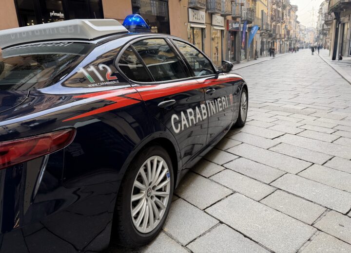 Il falso vip e i like a pagamento per guadagni facili: due truffe online scoperte dai Carabinieri
