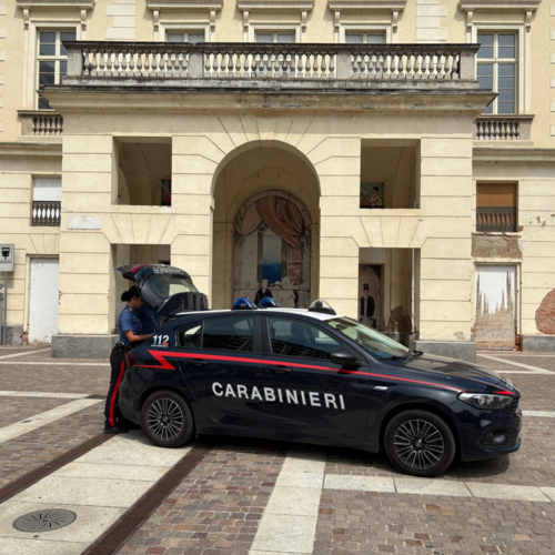 Ai domiciliari ma sorpreso fuori casa: denunciato 23enne