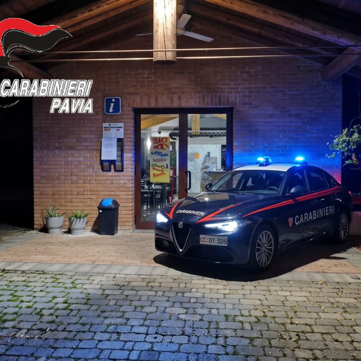 Tenta la spaccata ma la chiamata di un cittadino fa scattare l’intervento dei Carabinieri