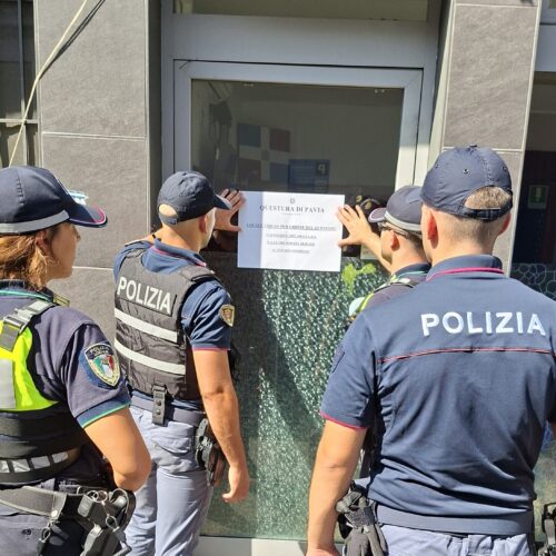Ritrovo di persone con precedenti e musica ad alto volume senza permesso: bar di Pavia chiuso dieci giorni