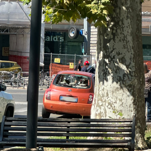 Litigio in viale della Repubblica finisce con le bastonate contro il vetro dell’auto