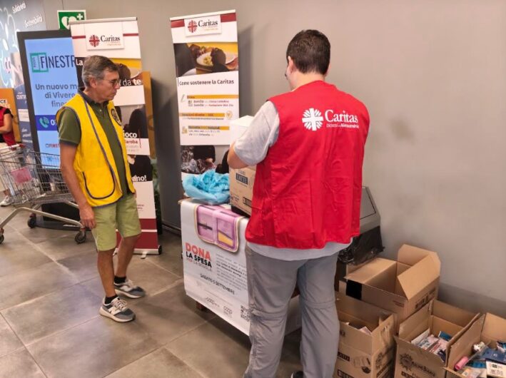 Caritas e Lions insieme per “Dona la spesa per la scuola”: raccolti oltre 250 chili di materiale