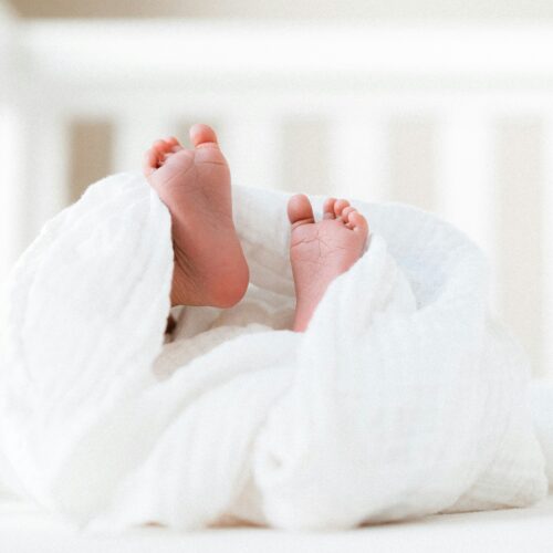 Vercelli conferma l’assegno di natalità: 250 euro per i bambini nati nel 2025