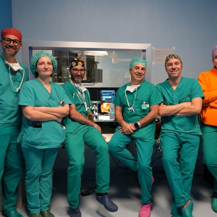 L’intervento all’ospedale di Biella: così Claudia, in pochi giorni, è tornata al suo lavoro in montagna