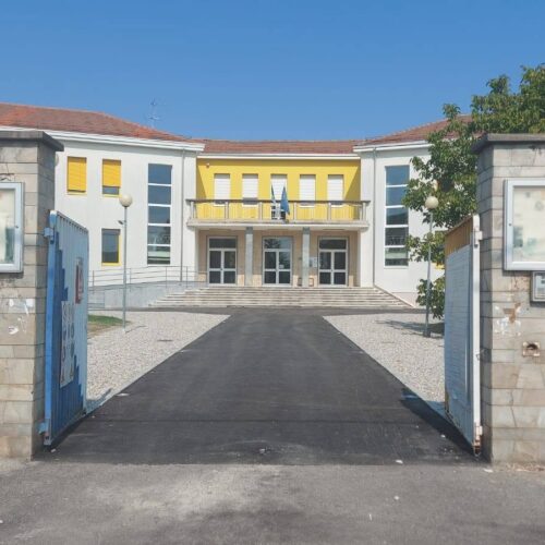 Nuova area di ingresso e una nuova rampa alla scuola Caretta di Spinetta grazie ai fondi del Marengo Hub
