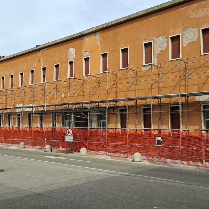 Stazione di Alessandria: lavori all’ex deposito e sul tetto un mese dopo l’appello del Comune