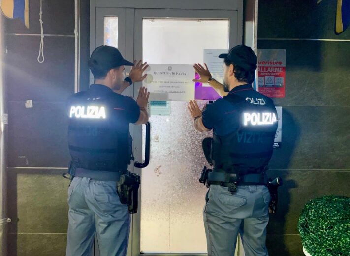 La Polizia ferma l’attività di un bar a Pavia: revocata la licenza