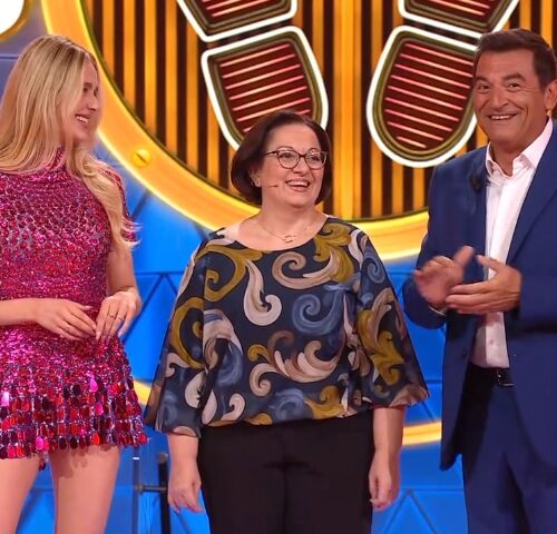 Una professoressa alessandrina protagonista su Canale 5: Sara vince 10 mila euro a “Caduta libera”