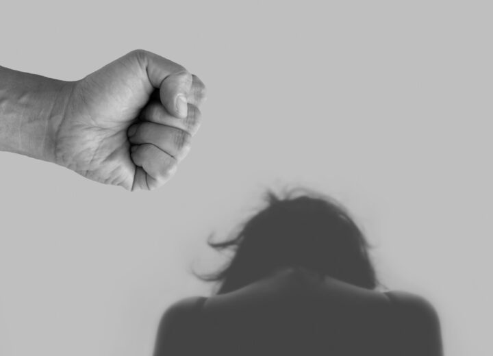 Prevenire la violenza sulle donne educando gli uomini: Alessandria dice sì, contrario Fratelli d’Italia