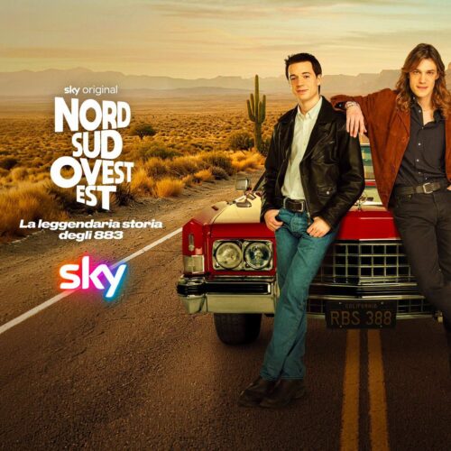 La nuova serie sugli 883 al via oggi su Sky. Successo, amicizia, Righeira e la fuga