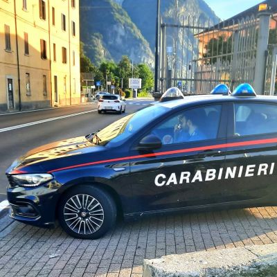 Urla e pianti della compagna: ubriaco resiste ai CC. Arrestato 23enne a Verbania