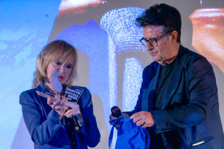 Rita Pavone al Kristalli: le foto di una serata tra cinema, musica e ricordi